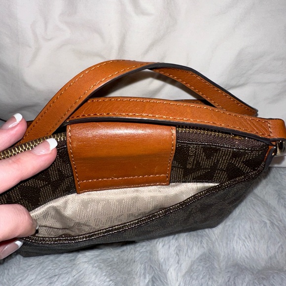 Michael Kors Fulton Monogramed Cross Body Purse - Picture 4 of 11